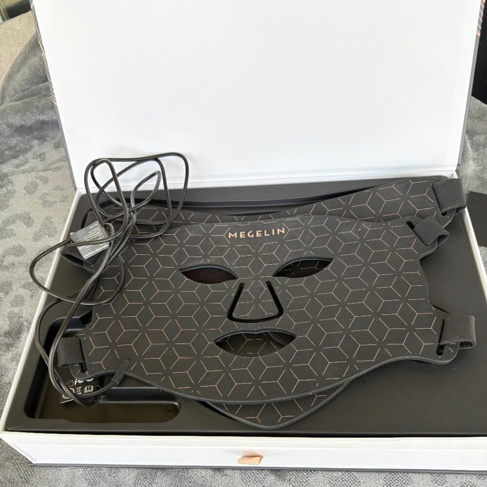 Megelin LED Light Therapy Face Mask For Face and Neck  Black Retail $259 - Picture 4 of 13